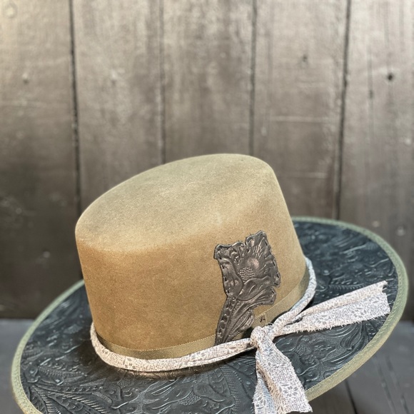 Handmade 100x rabbit fur felt. Unisex hat. main image 5